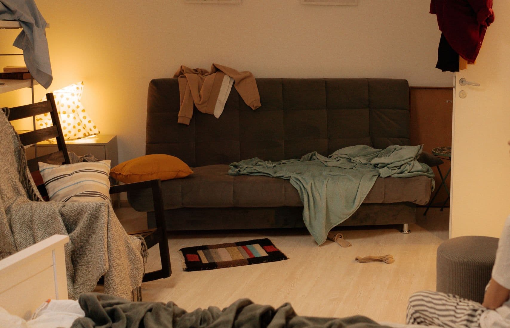 Clutter.